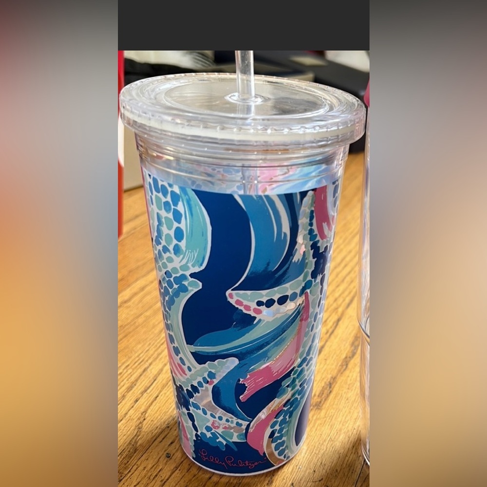 Lilly Pulitzer oversized cup with straw and lid - Picture 2 of 2